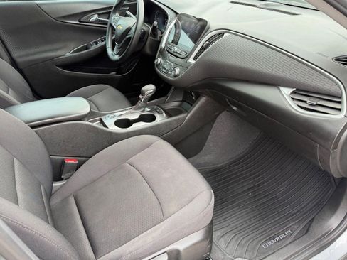 Used 2023 Chevrolet Malibu RS FWD image 29