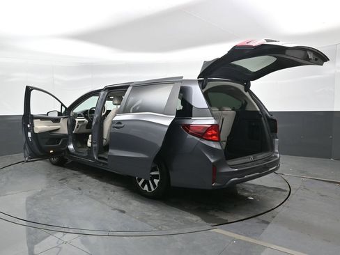 Used 2025 Honda Odyssey EX-L image 42