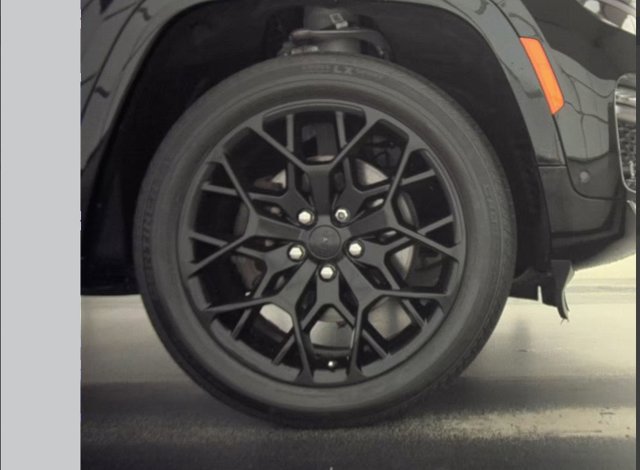 Used 2022 Jeep Grand Cherokee Summit AWD/4WD image 16