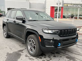 Used 2023 Jeep Grand Cherokee Trailhawk w/ Luxury Tech Group III AWD/4WD video 1
