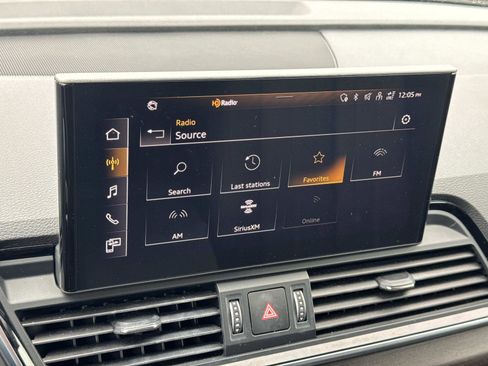 Used 2021 Audi Q5 Premium Plus w/ Premium Plus Package image 15