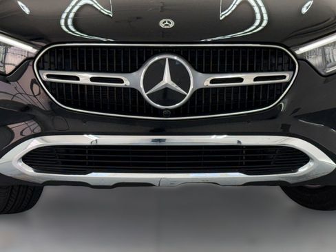 Used 2025 Mercedes-Benz GLC 350e 4MATIC image 24