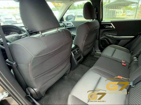 Used 2022 Mitsubishi Outlander ES FWD image 11