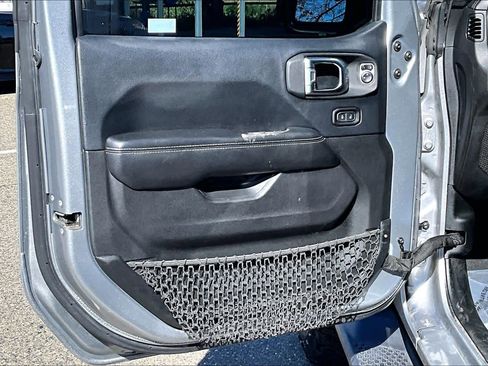 Used 2018 Jeep Wrangler Unlimited Sahara image 21