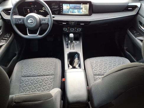 Used 2025 Nissan Kicks SV image 10