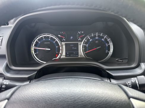 Used 2018 Toyota 4Runner Limited AWD/4WD image 24