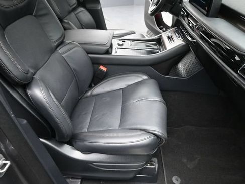 Certified 2025 Lincoln Aviator Reserve w/ Equipment Group 201A AWD/4WD image 30