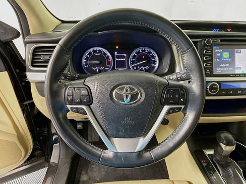Used 2018 Toyota Highlander Limited image 11