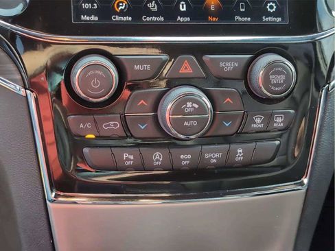 Used 2021 Jeep Grand Cherokee Limited image 29