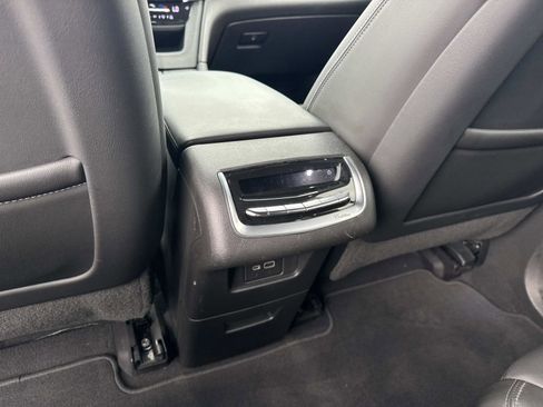 Used 2020 Cadillac XT6 Premium Luxury FWD image 17