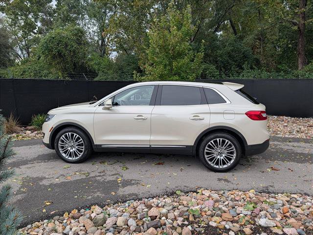 Used 2018 Lincoln MKX Reserve w/ Driver Assistance Package FWD image 2