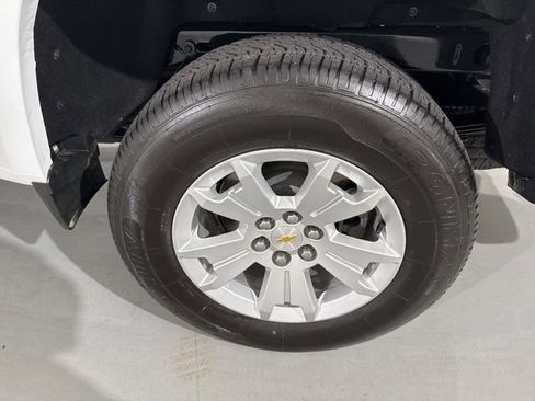 Used 2022 Chevrolet Colorado LT w/ Fleet Safety Package image 9