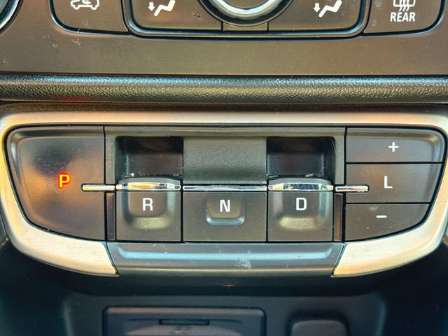 Used 2023 GMC Terrain Denali w/ Denali Premium Package AWD/4WD image 16