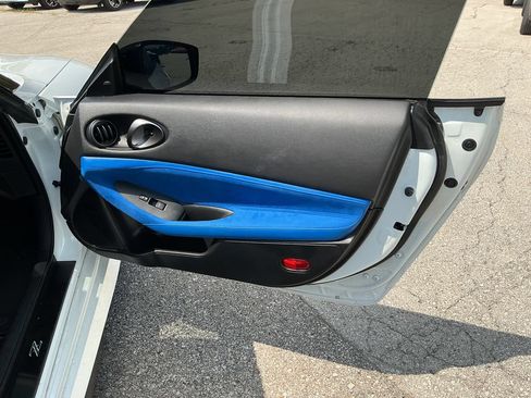 Used 2024 Nissan Z Performance w/ Floor Mat Package RWD image 12