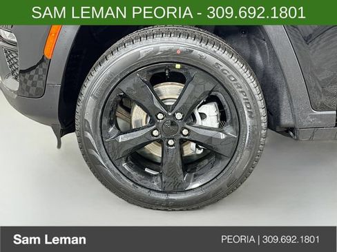 New 2025 Jeep Grand Cherokee Limited w/ Black Appearance Package AWD/4WD image 31