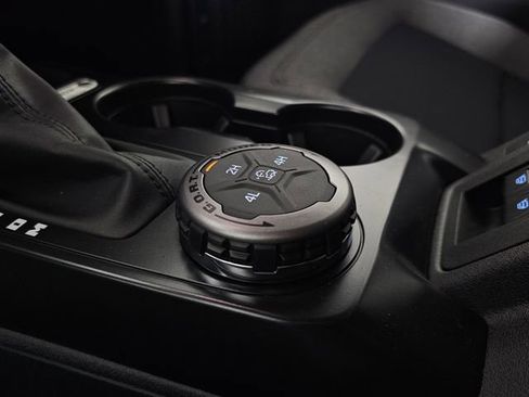 New 2025 Ford Bronco 4-Door image 34