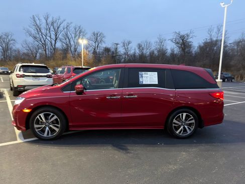 Used 2023 Honda Odyssey Touring image 3