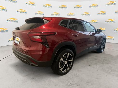 Used 2024 Chevrolet Trax RS w/ Driver Confidence Package image 5