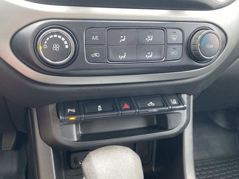 Used 2022 Chevrolet Colorado LT w/ Fleet Safety Package RWD image 25