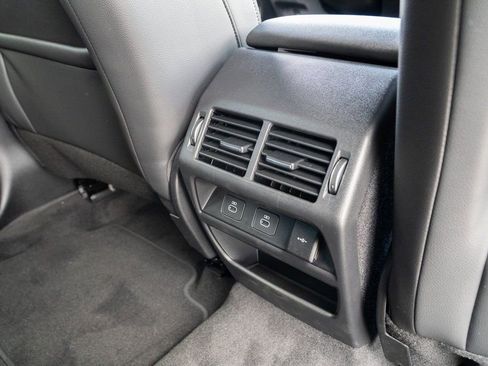 Certified 2025 Land Rover Discovery Sport Dynamic SE AWD/4WD image 25