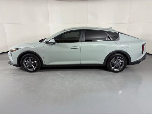 New 2026 Kia K4 FWD image 5