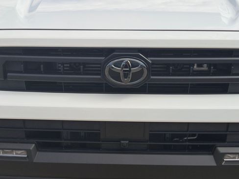 Used 2026 Toyota 4Runner SR5 AWD/4WD image 9