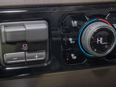 New 2026 Chevrolet Silverado 1500 LTZ w/ LTZ Premium Package image 19