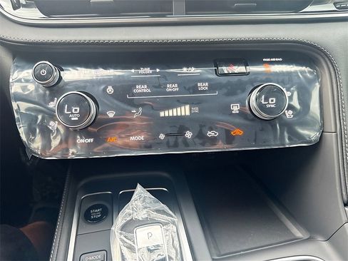 Used 2026 INFINITI QX60 Luxe w/ Cargo Package image 17