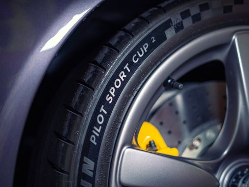 Used 2005 Porsche Carrera GT RWD image 15