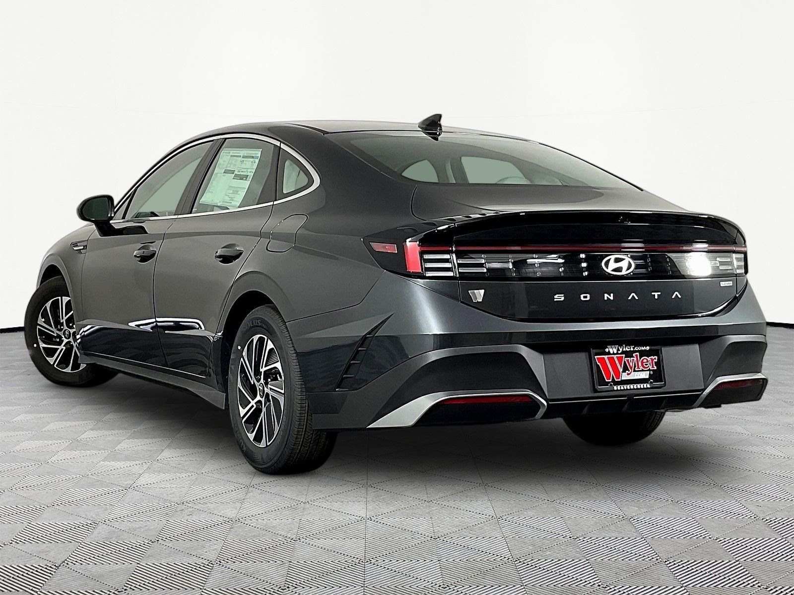New 2026 Hyundai Sonata Blue FWD image 4