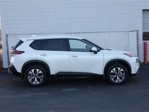 Certified 2023 Nissan Rogue SV image 5