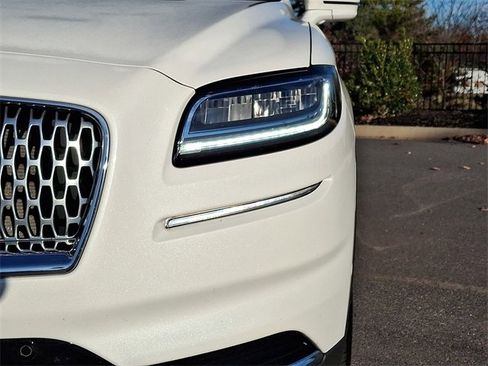 Used 2021 Lincoln Nautilus Reserve w/ Equipment Group 201A image 9