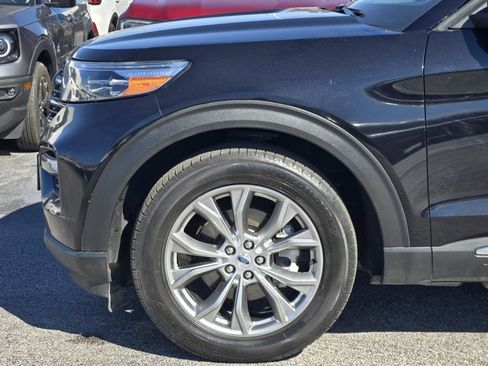 Certified 2022 Ford Explorer XLT w/ Equipment Group 202A image 8