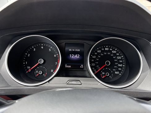 Used 2020 Volkswagen Tiguan SE R-Line FWD image 18