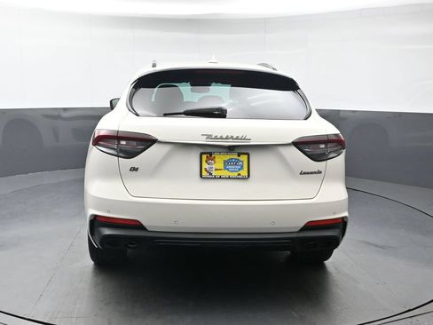 Used 2021 Maserati Levante AWD/4WD image 5