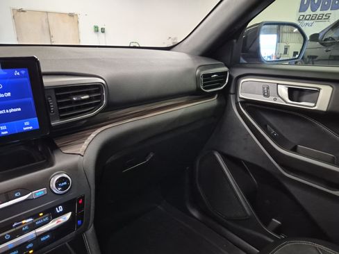 Used 2020 Ford Explorer Limited RWD image 22