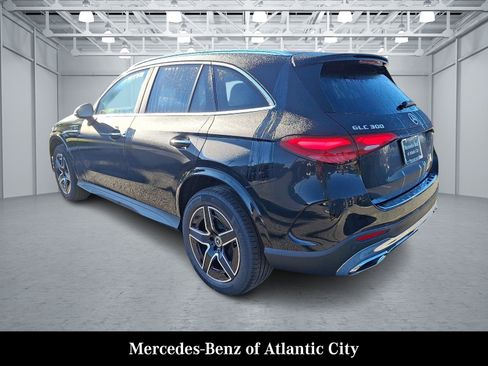 Used 2026 Mercedes-Benz GLC 300 4MATIC image 3
