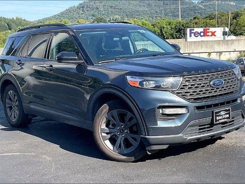 Certified 2022 Ford Explorer XLT w/ Equipment Group 202A RWD image 2