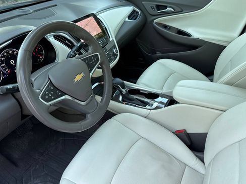 Used 2023 Chevrolet Malibu LT w/ LPO, Floor Liner Package FWD image 9