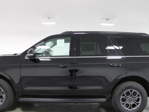 New 2026 Ford Expedition Active image 5