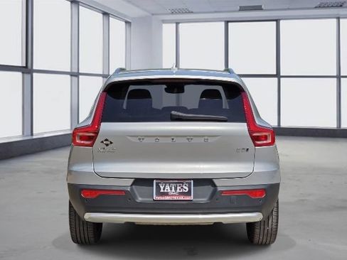 Used 2025 Volvo XC40 B5 Plus AWD/4WD image 6
