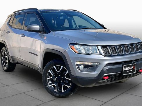 Used 2020 Jeep Compass Trailhawk AWD/4WD image 3