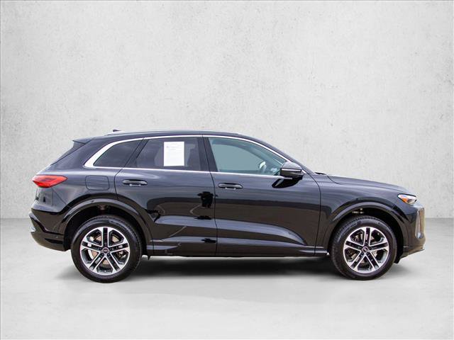 Certified 2025 Audi Q5 Premium w/ Convenience Package AWD/4WD image 4