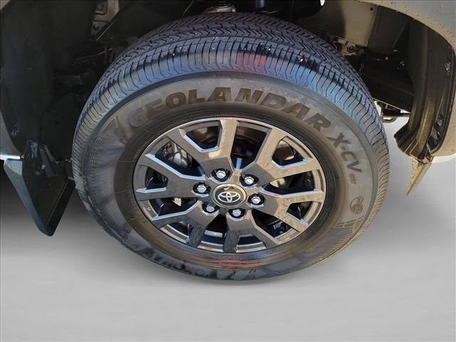 Used 2025 Toyota 4Runner SR5 RWD image 10