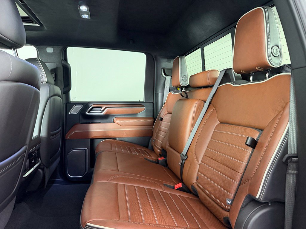 Used 2025 GMC Sierra 3500 Denali Ultimate AWD/4WD image 18