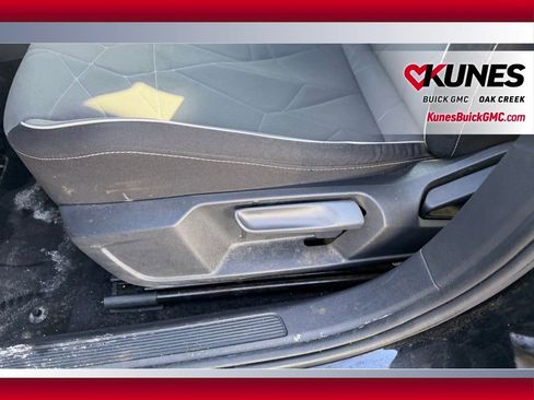 Used 2025 Volkswagen Jetta Sport image 8