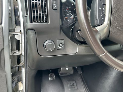 Used 2017 Chevrolet Express 3500 LT w/ LT Preferred Equipment Group image 13