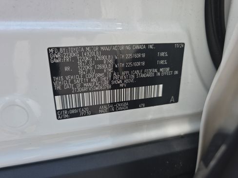 Used 2025 Toyota RAV4 Limited AWD/4WD image 34