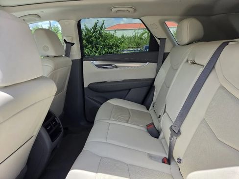 Used 2021 Cadillac XT5 Premium Luxury FWD image 17