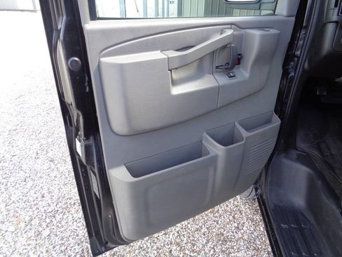 Used 2017 Chevrolet Express 3500 LT w/ LT Preferred Equipment Group RWD image 41